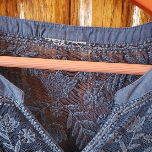 Lace Top Blouse! - Picture 7 of 7